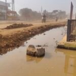 नगर पंचायत केशकाल की लापरवाही से जल निकासी व्यवस्था प्रभावित, होने के कारण खराब हो रहीं सड़कें